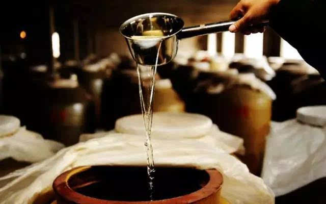 白酒勾兑标准_酒精勾兑白酒方法_基酒勾兑白酒比例